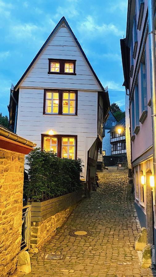 Monschau-Auszeit: Historisch Wohnen Direkt Am Bach Villa Exterior photo