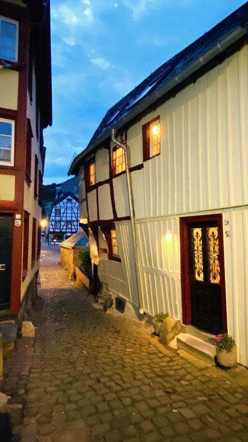 Monschau-Auszeit: Historisch Wohnen Direkt Am Bach Villa Exterior photo
